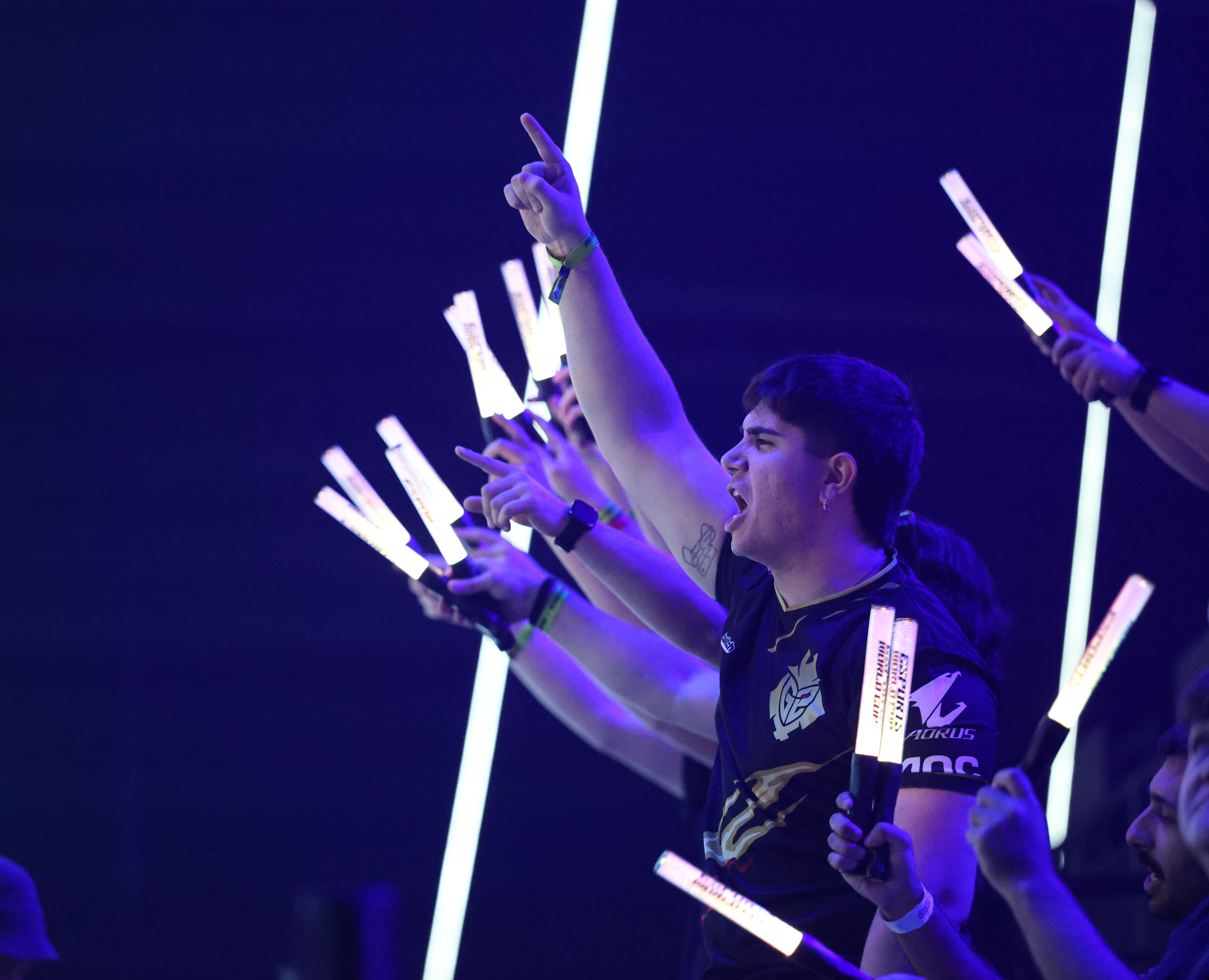 包含NS轻取FLY，JackeyLove关键团战开团秒人顶尖较量全球总决赛，点燃全场激情的词条