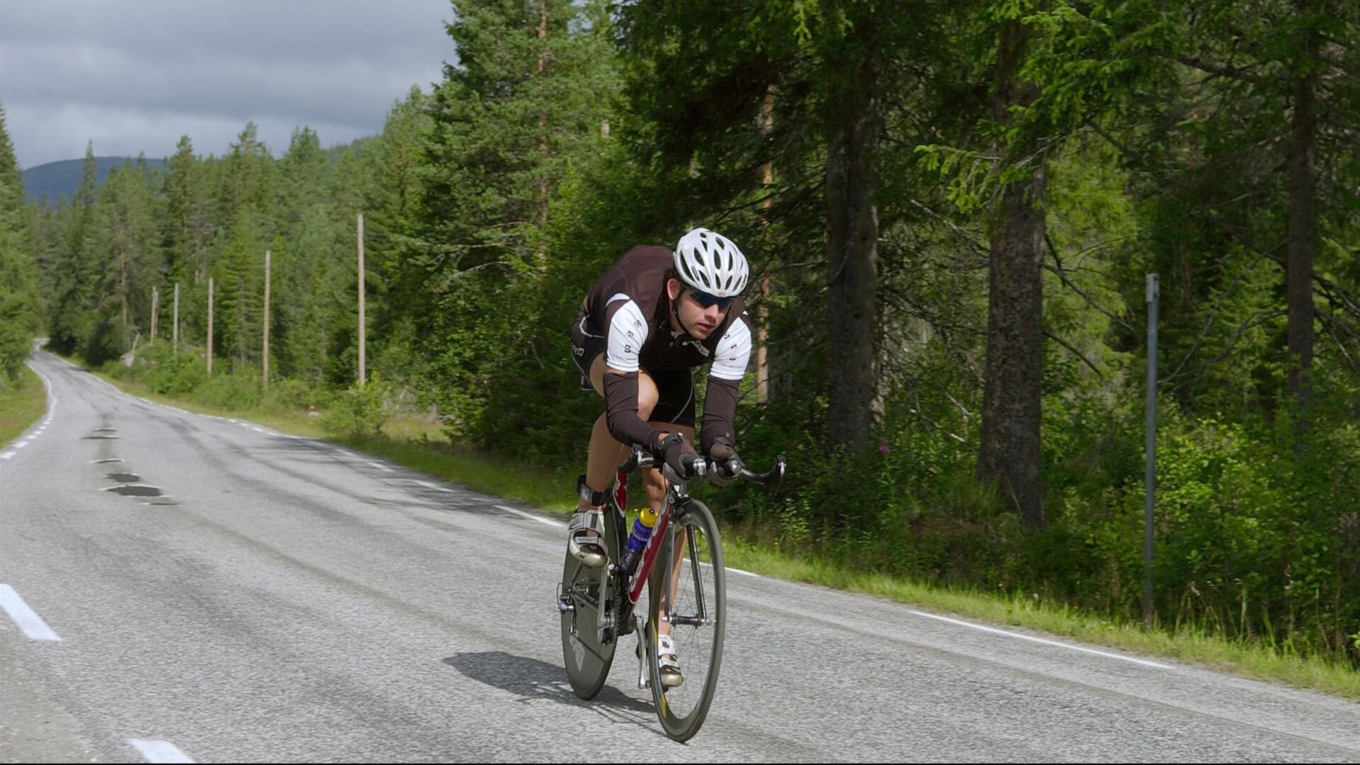 开云体育app-老兵不死！36岁莫德里奇一传一射主宰诺坎普，给青春风暴加拿大上了经典一课