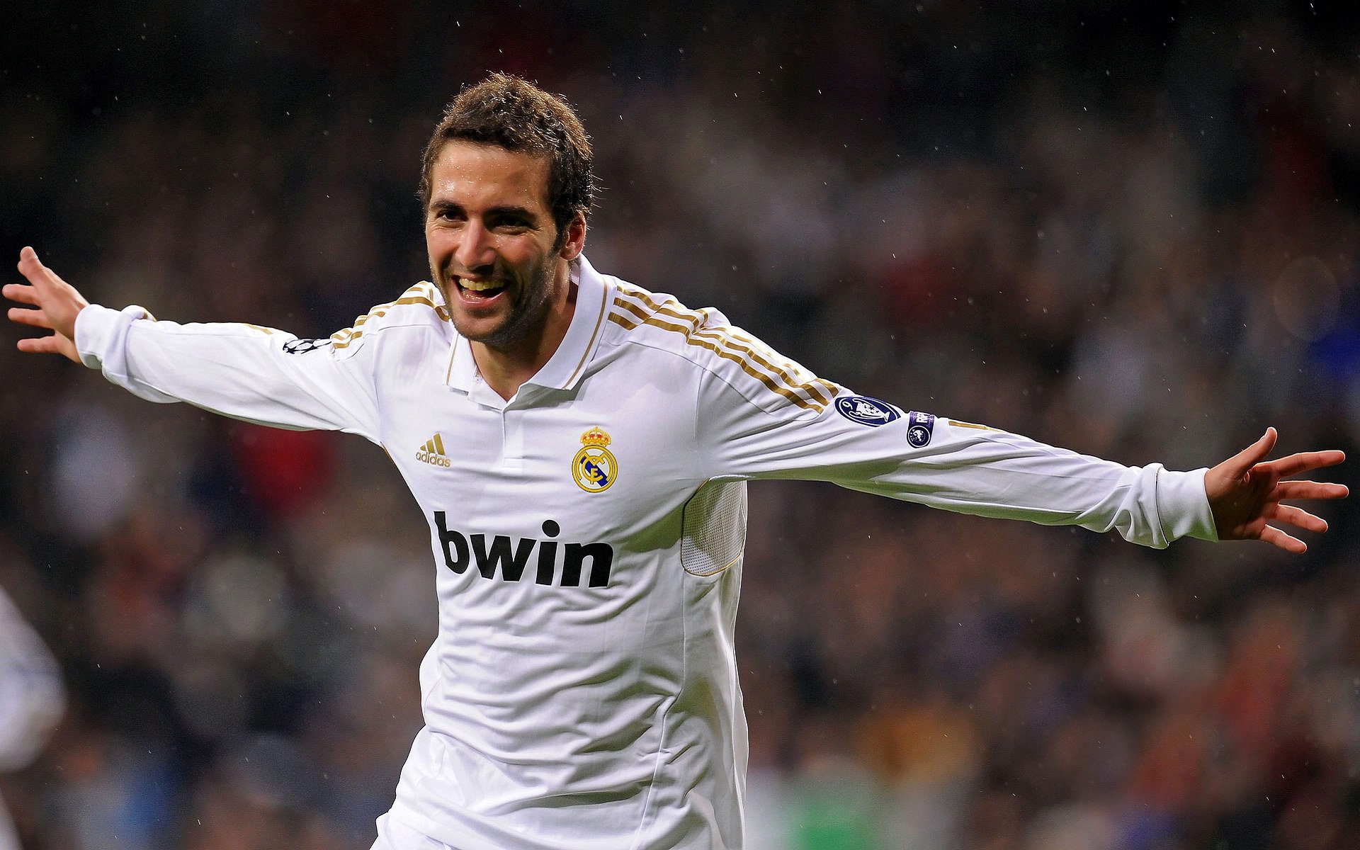 欧冠之夜篮球场上的绿茵指挥官，恩比德如何用硬仗基因改写比赛哲学